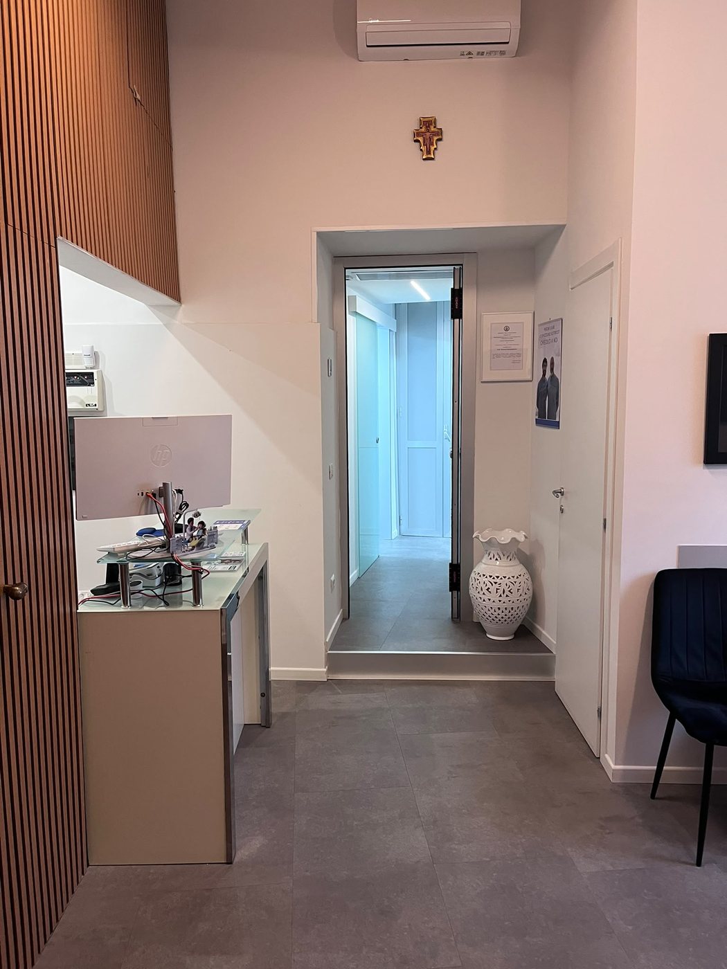 L'ingresso dello studio
